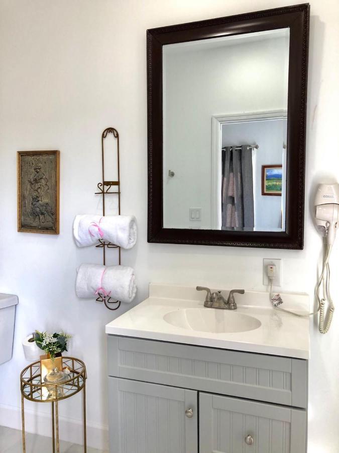 Private Suite Mins From Mia Free Parking Miami Luaran gambar